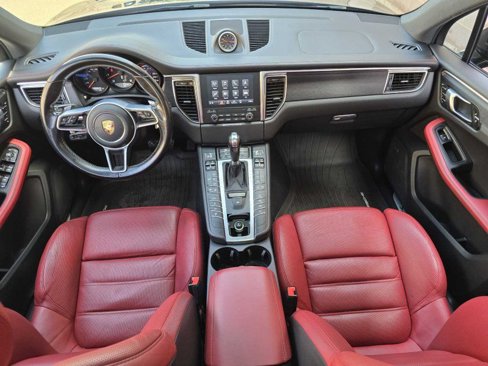 Used 2018 Porsche Macan GTS image 4