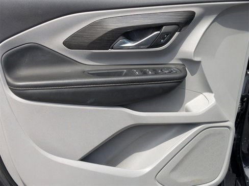 Used 2024 GMC Terrain SLE image 11