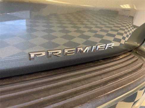 Used 2023 Chevrolet Suburban Premier image 11