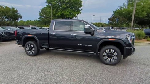 New 2025 GMC Sierra 2500 Denali w/ Denali Reserve Package image 2