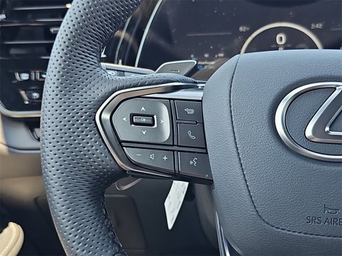New 2025 Lexus TX 500h AWD image 18