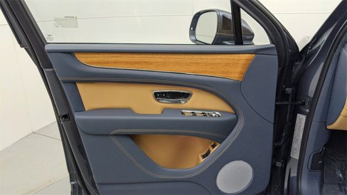 New 2024 Bentley Bentayga image 22