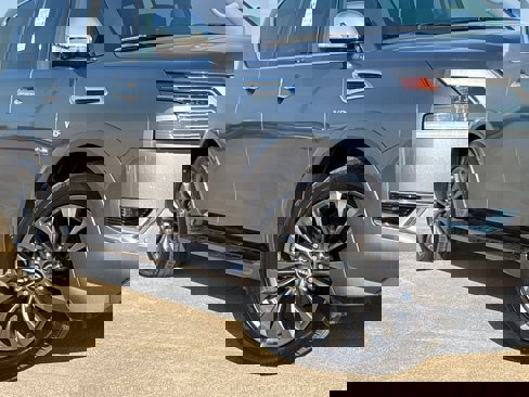 Certified 2022 Nissan Armada Platinum w/ Captain's Chairs Package image 9