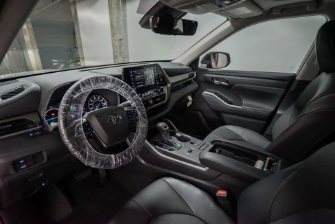 New 2025 Toyota Highlander XLE image 19