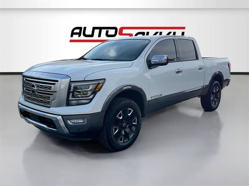 Used 2024 Nissan Titan Platinum Reserve image 3