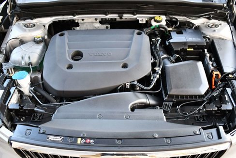 Used 2025 Volvo XC40 B5 Core image 61