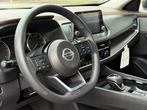 Used 2021 Nissan Rogue SV image 9