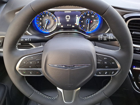 New 2026 Chrysler Voyager LX image 14