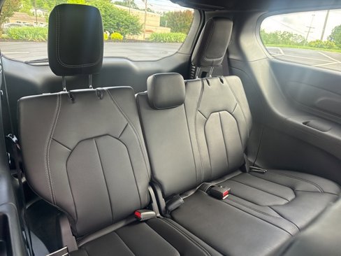 New 2025 Chrysler Voyager LX image 10