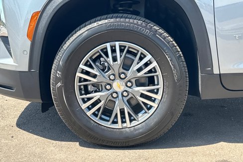 New 2026 Chevrolet Traverse LT w/ Enhanced Driving Package image 27