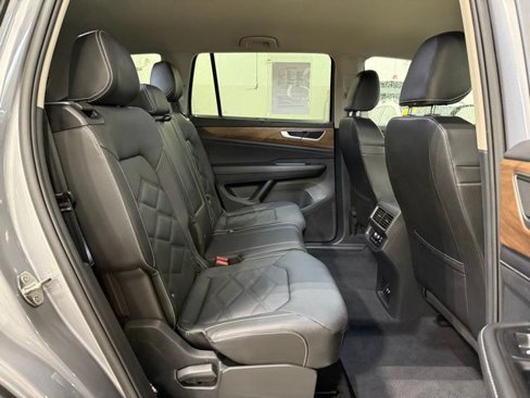 Certified 2025 Volkswagen Atlas SE image 23