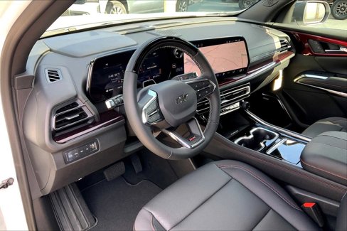 New 2026 Chevrolet Traverse Z71 w/ Enhanced Driving Package image 8