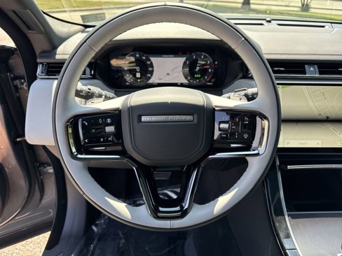 New 2026 Land Rover Range Rover Velar Dynamic SE image 19