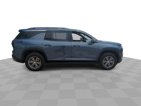 Certified 2025 Chevrolet Traverse LT image 2
