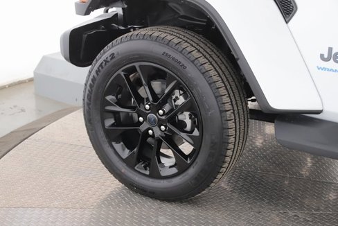 New 2025 Jeep Wrangler Unlimited Sahara image 6
