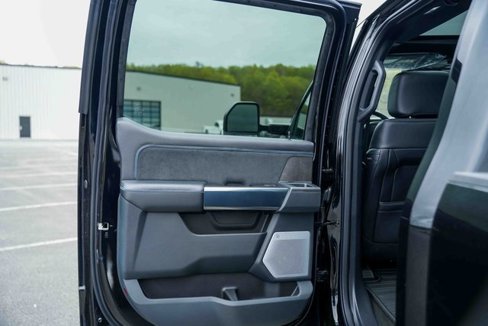 Used 2025 Ford F450 Platinum w/ FX4 Off-Road Package image 17
