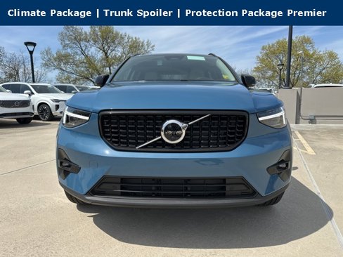 New 2025 Volvo XC40 B5 Ultra w/ Protection Package Premier image 2