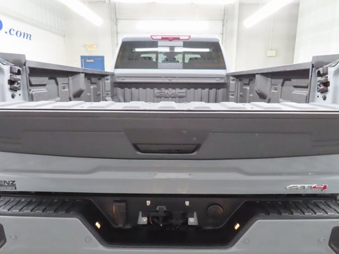 Used 2025 GMC Sierra 2500 AT4 image 41