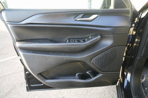 Used 2023 Jeep Grand Cherokee L Laredo image 27