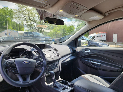 Used 2017 Ford Escape SE image 15