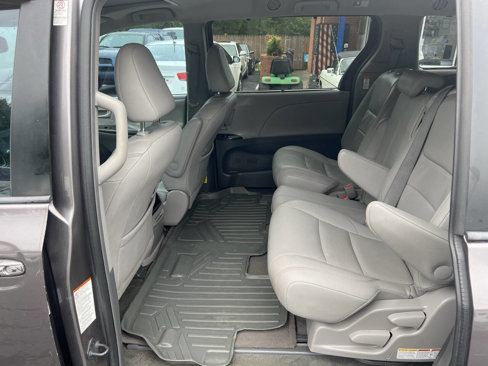 Used 2015 Toyota Sienna XLE Premium image 14