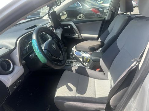 Used 2014 Toyota RAV4 XLE image 5
