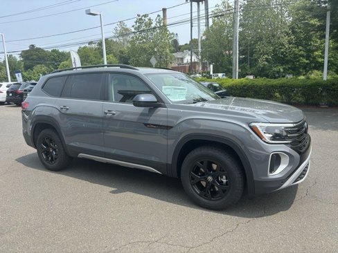 New 2025 Volkswagen Atlas Peak Edition SE image 6