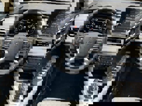 New 2025 Mitsubishi Outlander SEL image 5