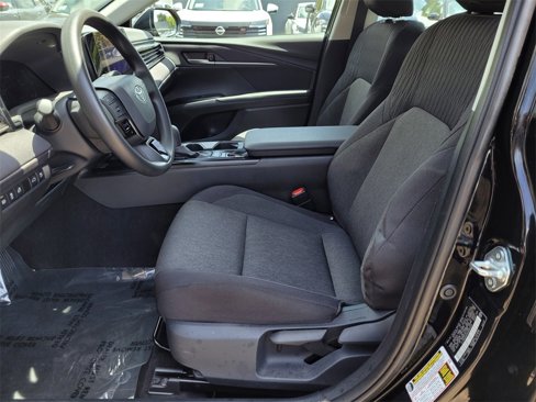 Used 2025 Toyota Camry LE image 17
