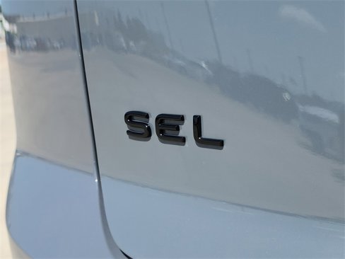 New 2025 Volkswagen Atlas Cross Sport SEL R-Line image 5