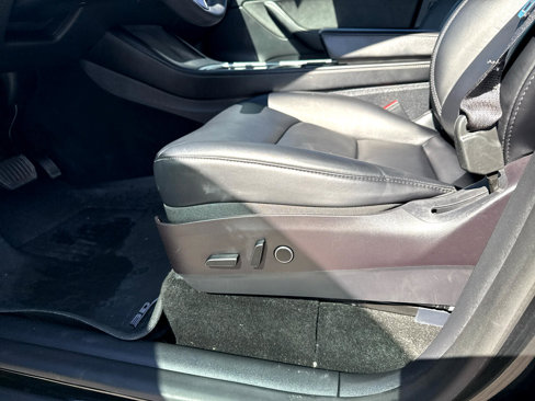 Used 2021 Tesla Model Y Long Range image 14
