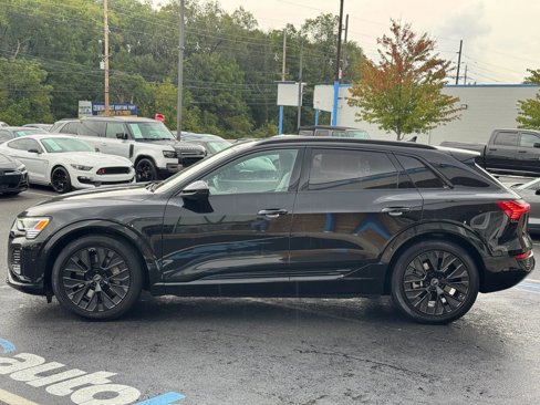 Used 2024 Audi Q8 e-tron Prestige image 11