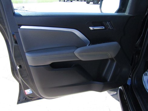 Used 2023 Chevrolet Colorado ZR2 w/ ZR2 Convenience Package III image 17
