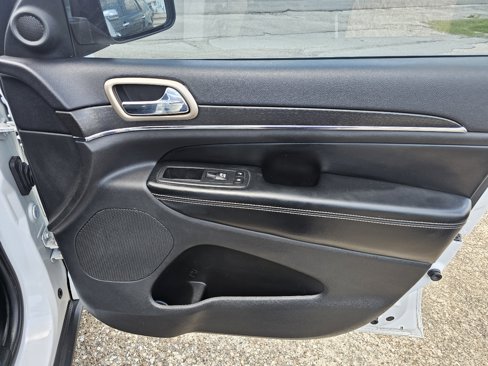 Used 2016 Jeep Grand Cherokee Limited image 19