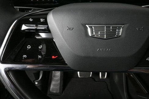 New 2026 Cadillac Vistiq Sport image 9