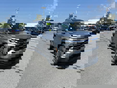 New 2026 Chevrolet Traverse LT w/ Driver Confidence Package image 1