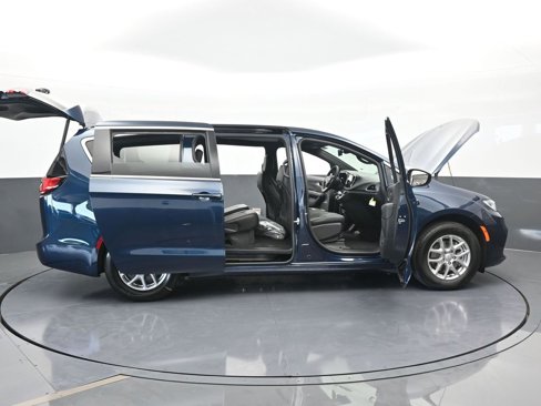 New 2025 Chrysler Pacifica Select image 66
