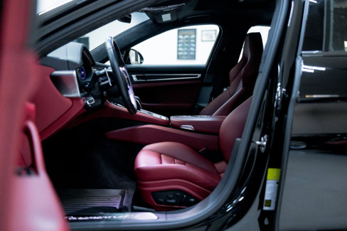 Used 2023 Porsche Panamera GTS image 39