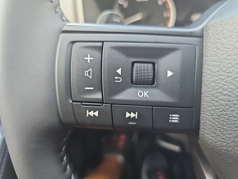 New 2026 Nissan Rogue SV image 10