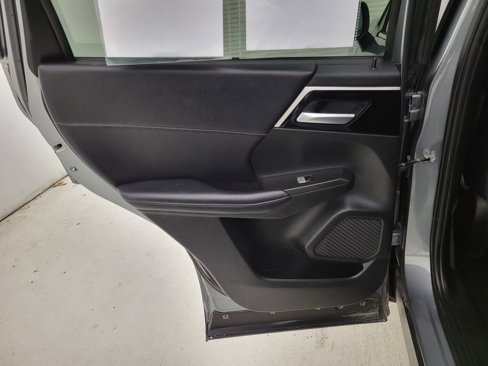Used 2024 Mitsubishi Outlander SE image 42