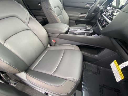 New 2025 Nissan Pathfinder SL image 7