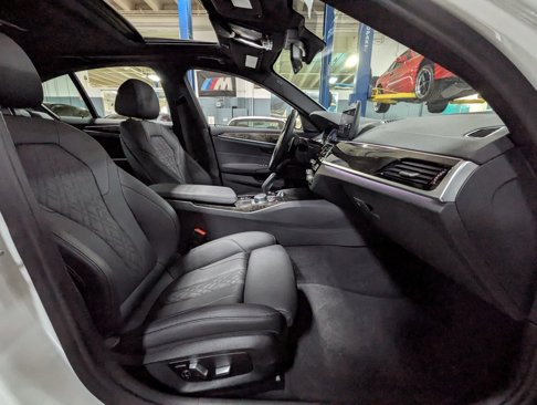 Used 2022 BMW 540i xDrive w/ M Sport Package image 30