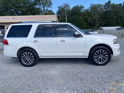 Used 2015 Lincoln Navigator 2WD image 4