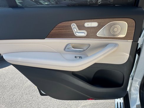 New 2026 Mercedes-Benz GLS 580 4MATIC image 19
