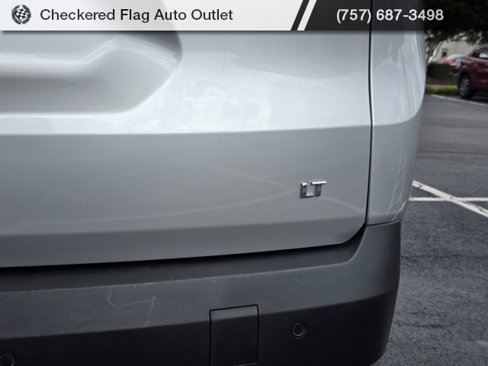 Used 2020 Chevrolet Traverse LT image 18