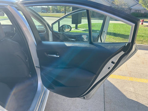 Used 2021 Toyota Corolla LE w/ Carpet Mat Package (TMS) image 33