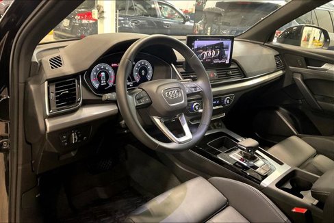 Certified 2025 Audi Q5 2.0T Premium image 14