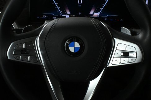 Used 2025 BMW X7 xDrive40i w/ Premium Package image 18