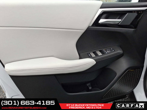 New 2025 Mitsubishi Outlander SE image 10