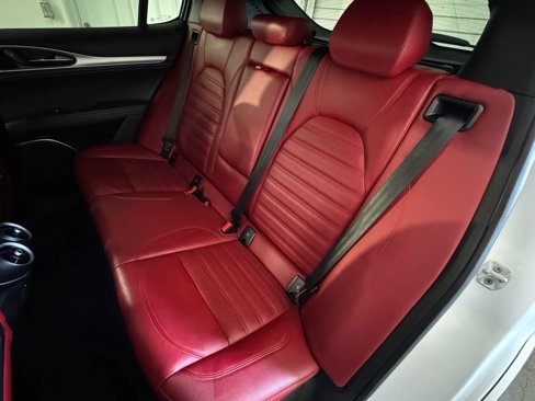 Used 2022 Alfa Romeo Stelvio Veloce image 44